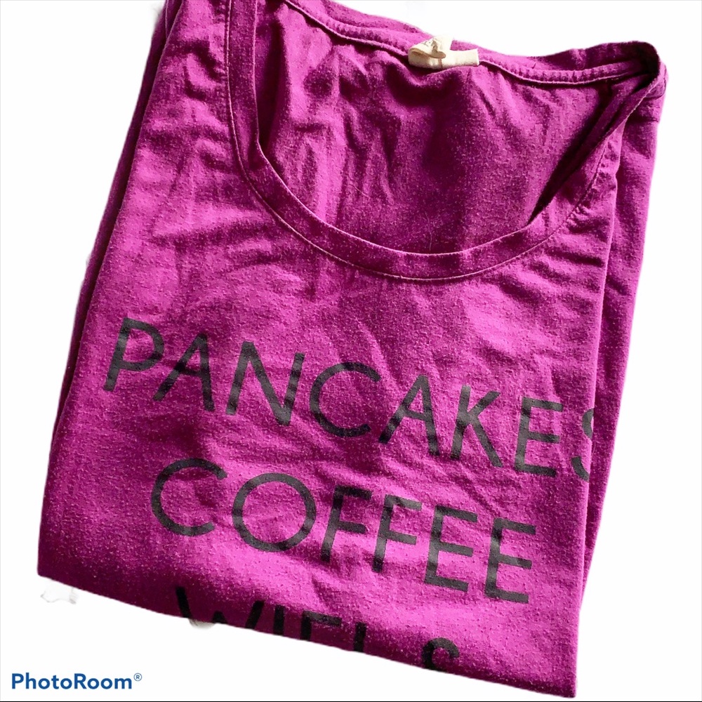 💕 3/25$ Pancakes, coffee, wifi and chill tee